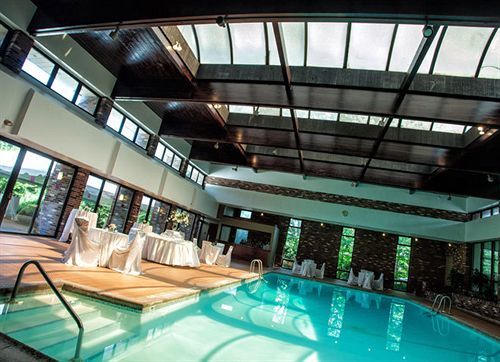 Nichols Village Hotel And Spa Clarks Summit Buitenkant foto