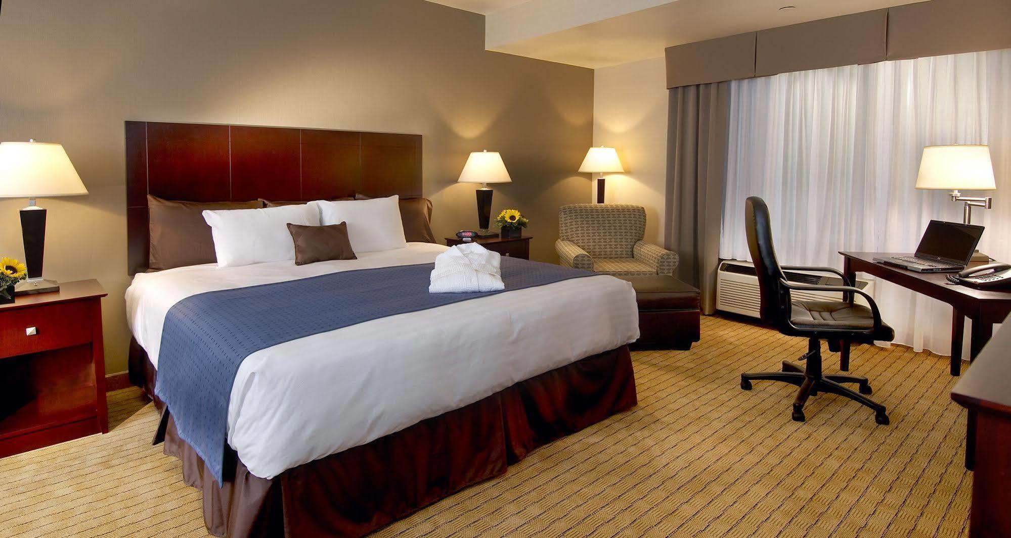 Nichols Village Hotel And Spa Clarks Summit Buitenkant foto